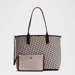Lululemon classic knit tote bag 18L